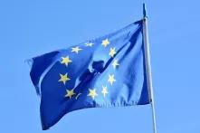 Die Flagge der Europäischen Union im Wind