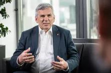 „Hochlauf der Elektromobilität ist Gebot der Stunde“ - Porträt: Jörg Hofmann